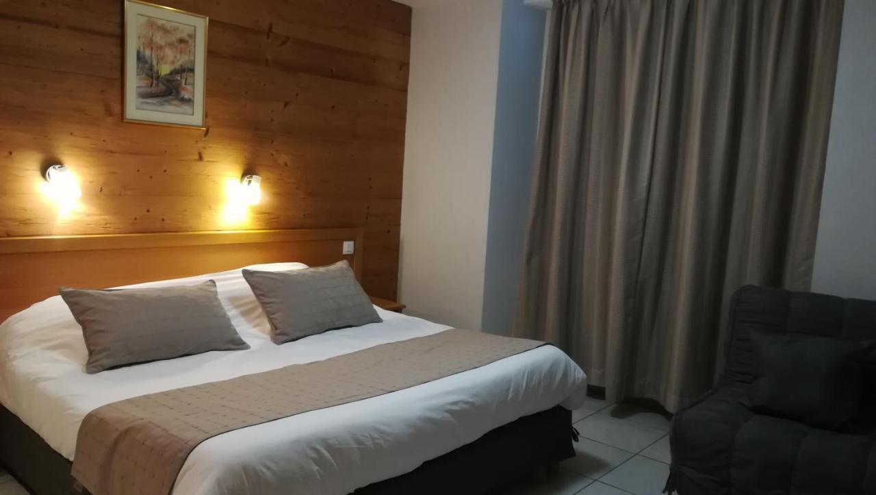 אוטרנס Hotel Restaurant Les Tilleuls מראה חיצוני תמונה