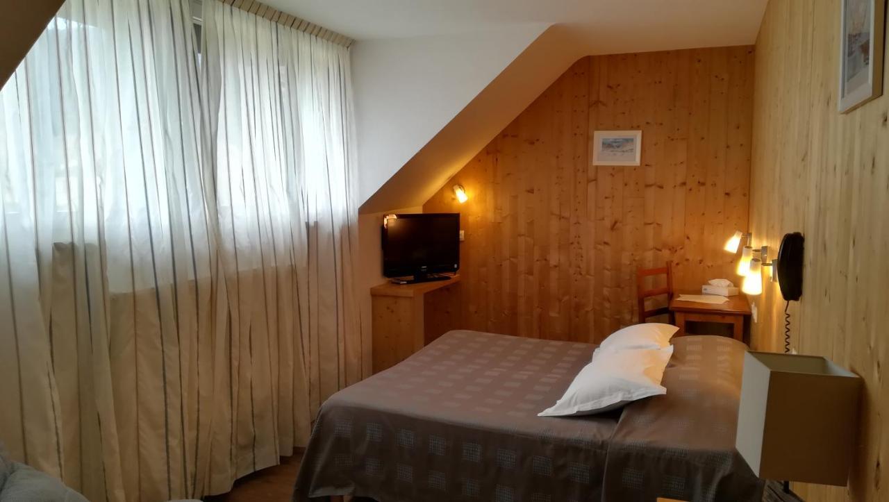 אוטרנס Hotel Restaurant Les Tilleuls מראה חיצוני תמונה